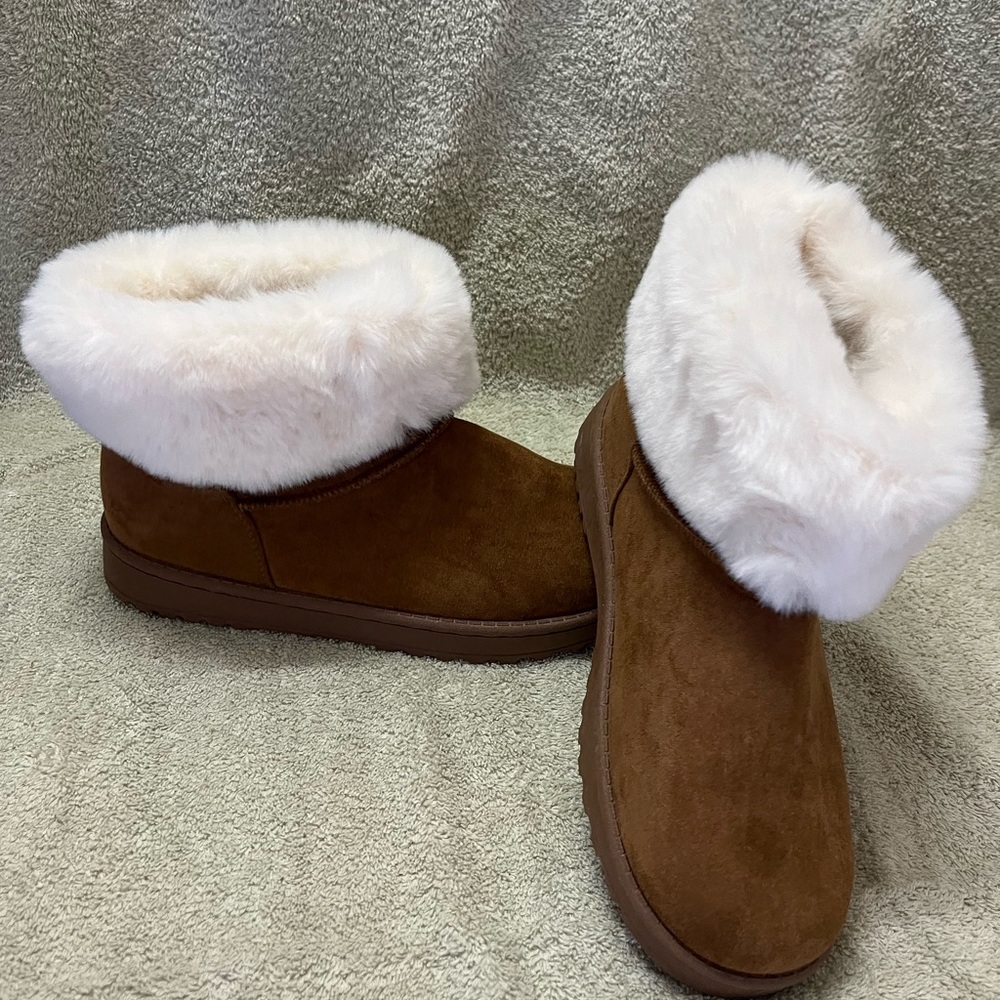 Super cute slipper boots!  New w/o tags.
